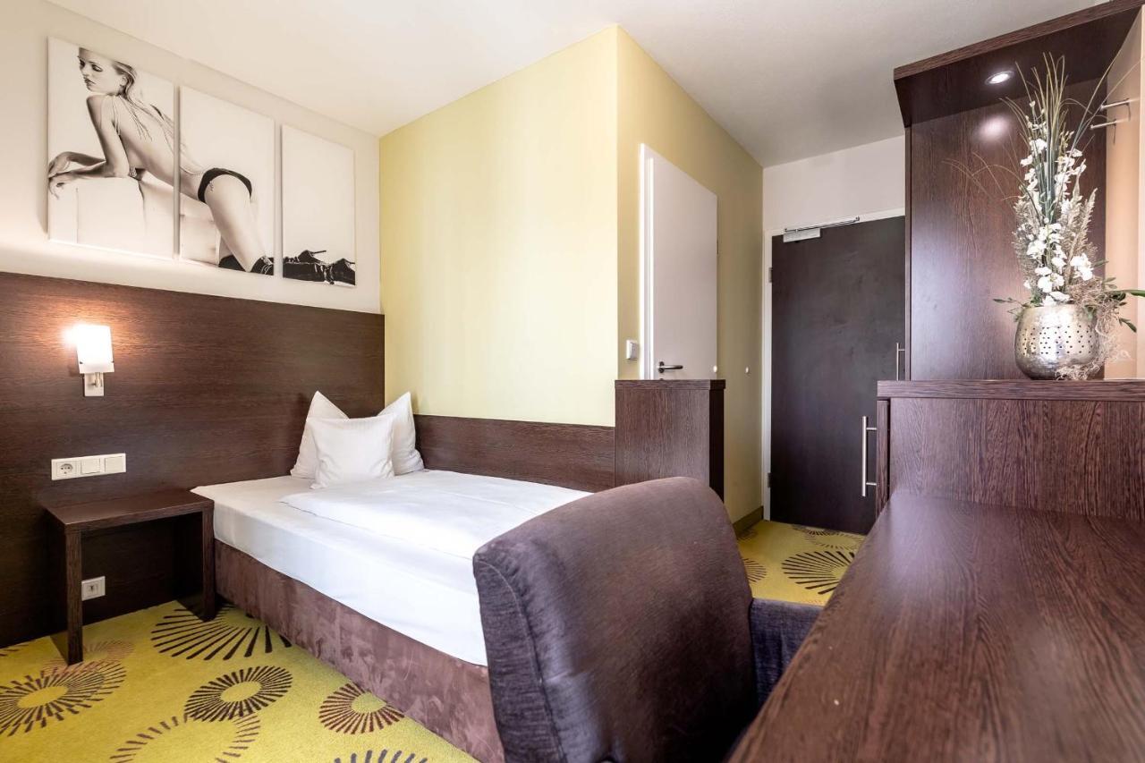 Altstadthotel Guesthouse Die Galerie إنغولشتات المظهر الخارجي الصورة